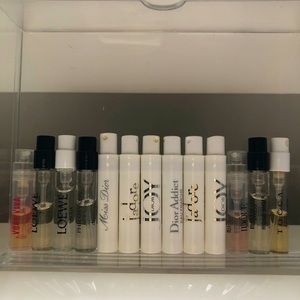 13 deluxe samples (as seen in pictures)